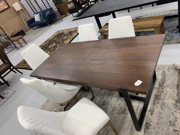 tahoe amber dining table